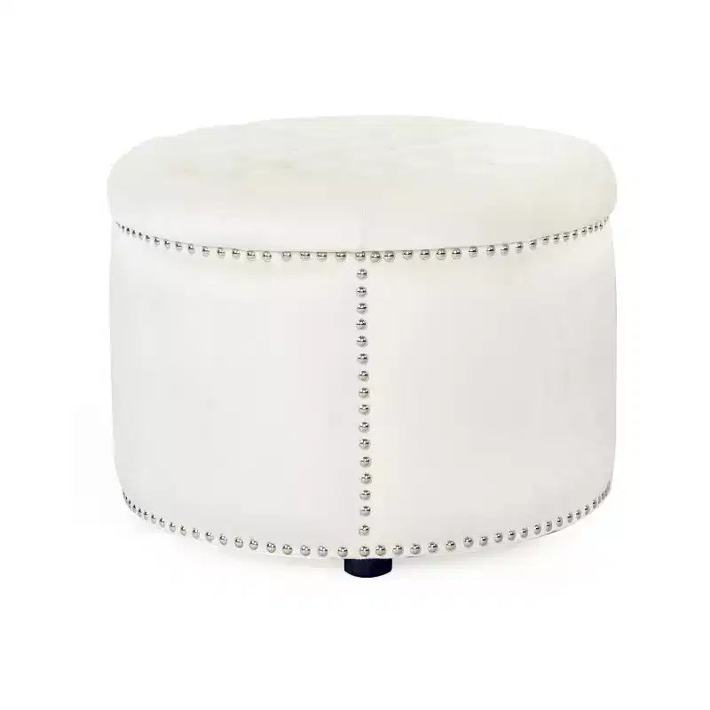 Ottoman rond contemporain en velours capitonné avec garniture cloutée