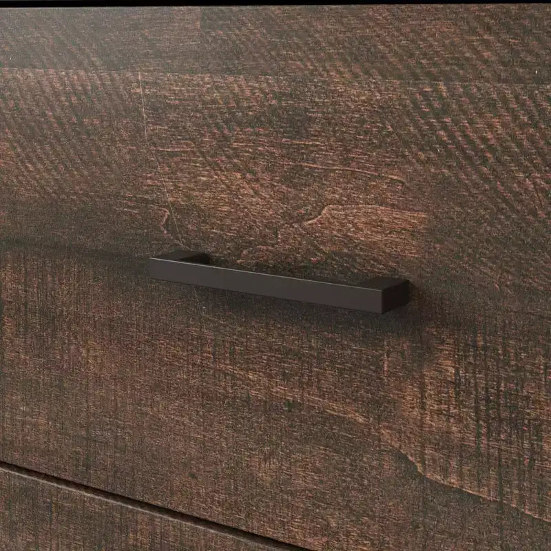 Commode aspect bois à six tiroirs et poignées noires pour rangement de salon