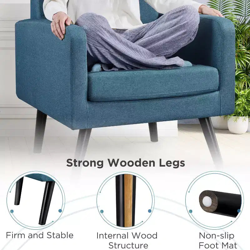 Fauteuil d'appoint du milieu du siècle avec dossier touffeté et pieds en hévéa