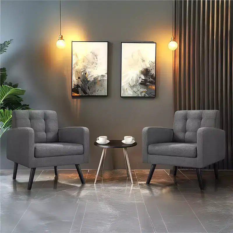 Fauteuil d'appoint du milieu du siècle avec dossier touffeté et pieds en hévéa