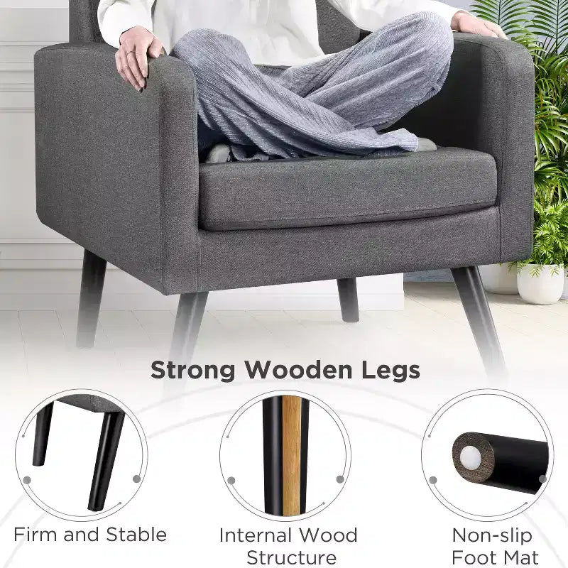 Fauteuil d'appoint du milieu du siècle avec dossier touffeté et pieds en hévéa