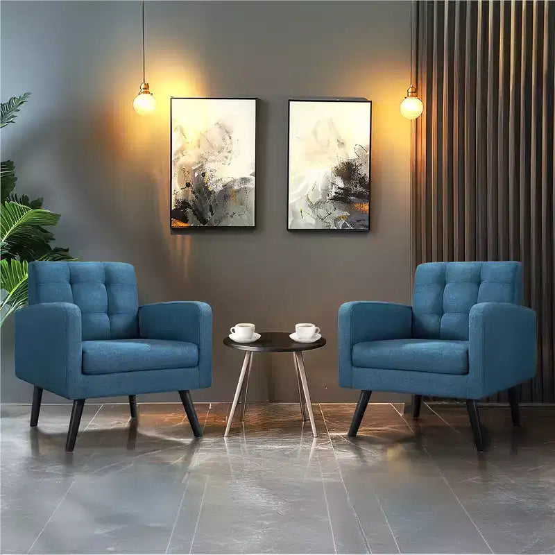 Fauteuil d'appoint du milieu du siècle avec dossier touffeté et pieds en hévéa