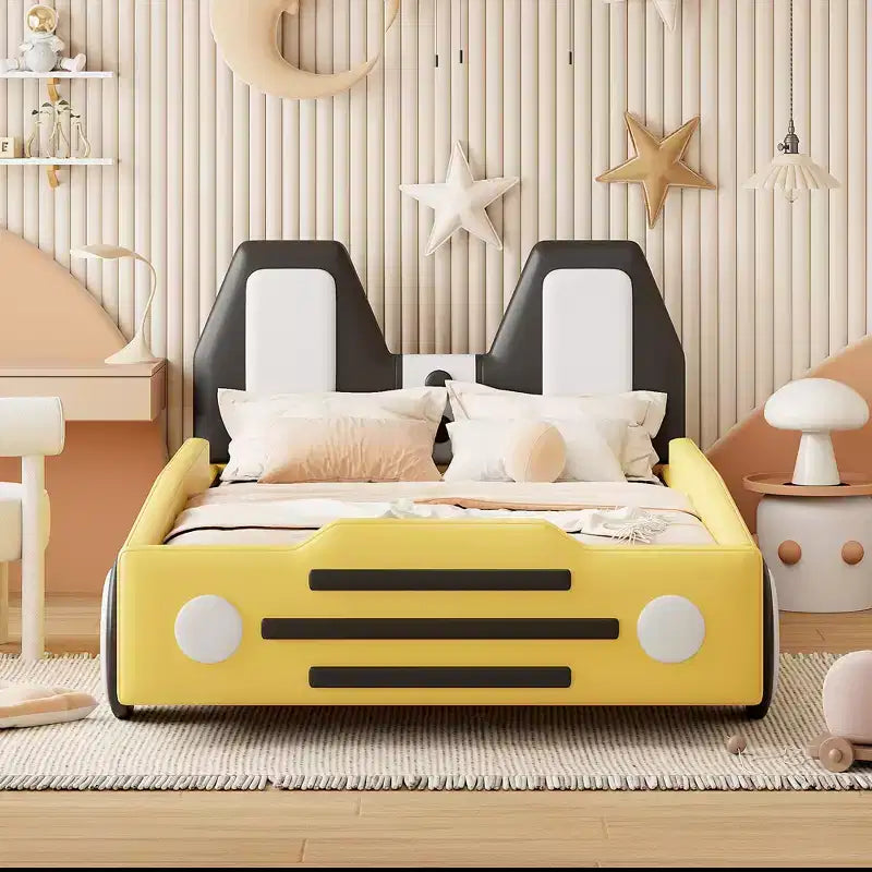 Lit plateforme moderne pour jumeaux en forme de voiture de course avec roues